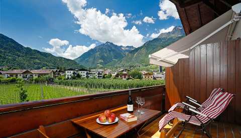 Haller holiday apartments – view of Merano’s mountain world